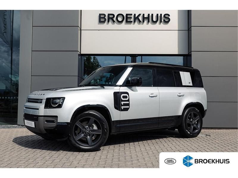 Hakuba silver (licht grijs metallic)zwart Gebruikt 2022 Land Rover Defender SE Dynamic SUV | € 77.800 (Super prijs) - Afbeelding 1/4