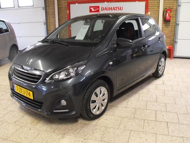 Grijs Gebruikt 2015 Peugeot 108 Active Hatchback | € 7.850 (Iets duurder) - Afbeelding 1/4