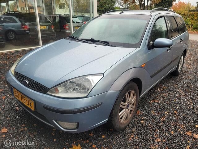 Grijs Gebruikt 2004 Ford Focus Futura Stationwagen | € 950 (Goede deal) - Afbeelding 1/4