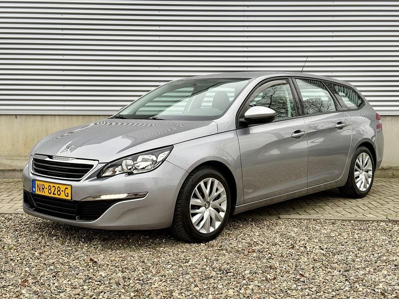Grijs Gebruikt 2017 Peugeot 308 Stationwagen | € 7.945 (Goede deal) - Afbeelding 1/4