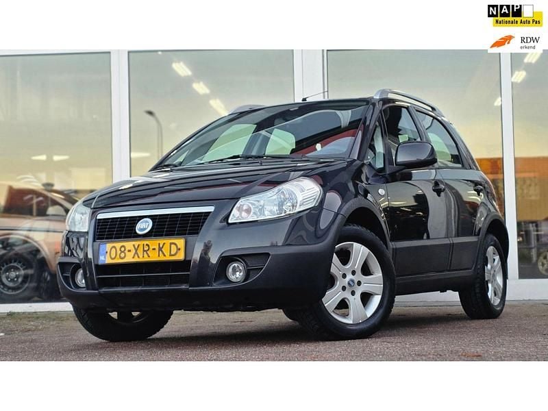 Zwart Gebruikt 2007 Fiat Sedici SUV | € 2.444 (Eerlijke prijs) - Afbeelding 1/3