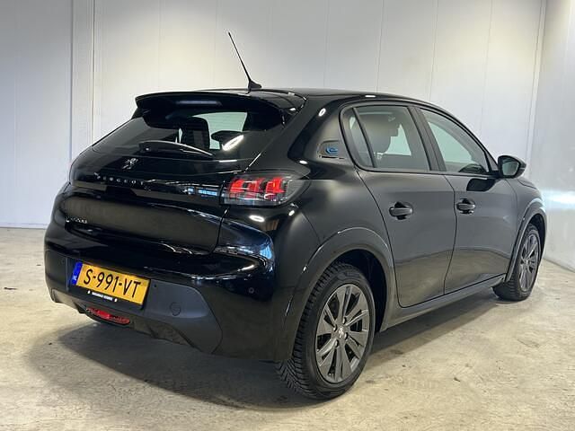 Occasion Peugeot e-208 Active 100 kW (136 PK) 2023 Zwart (metallic) Hatchback