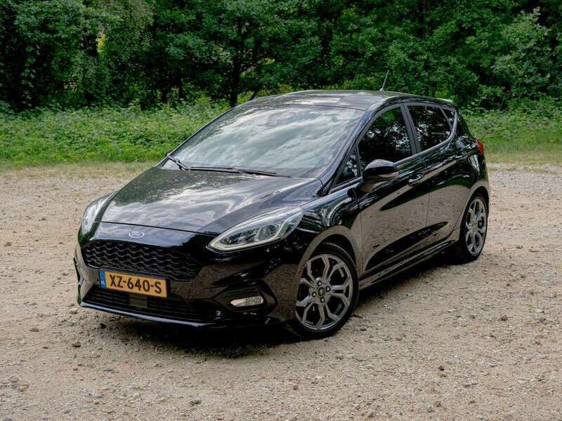 Zwart Gebruikt 2017 Ford Fiesta ST-Line Hatchback | € 12.750 (Iets duurder) - Afbeelding 1/4