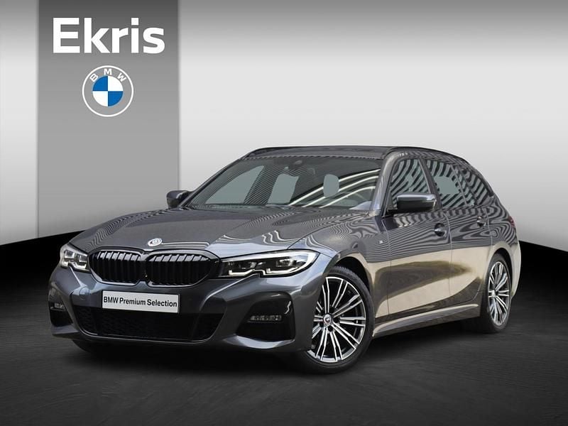Grijs Gebruikt 2022 BMW 318 Executive Stationwagen | € 36.900 (Eerlijke prijs) - Afbeelding 1/4