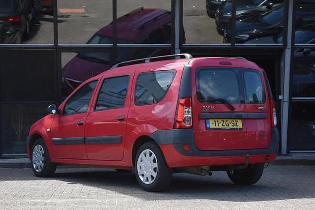 Occasion Dacia Logan MCV Lauréate 105 PK (77 kW) 2008 Rood MPV
