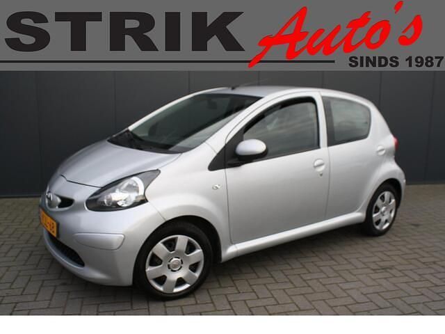 Occasion Toyota Aygo 68 PK (50 kW) 2008 Grijs (metallic) Hatchback