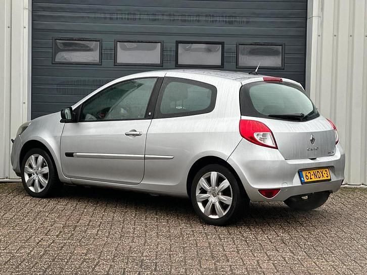 Occasion Renault Clio II 112 PK (82 kW) 2010