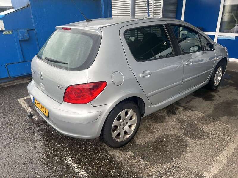 Grijs Gebruikt 2006 Peugeot 307 Hatchback | € 1.500 (Eerlijke prijs) - Afbeelding 1/4