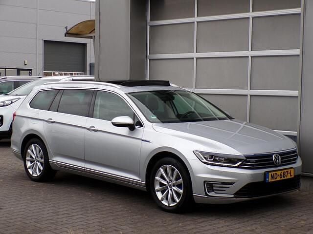 Grijs Gebruikt 2016 VW Passat GTE Stationwagen | € 16.950 (Eerlijke prijs) - Afbeelding 1/4