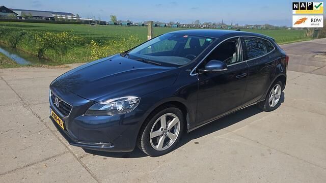 Blauw Gebruikt 2014 Volvo V40 Business Edition Stationwagen | € 7.450 (Eerlijke prijs) - Afbeelding 1/4