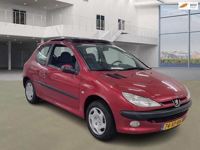 Rood Gebruikt 2000 Peugeot 206 Hatchback | € 1.250 (Eerlijke prijs) - Afbeelding 1/4