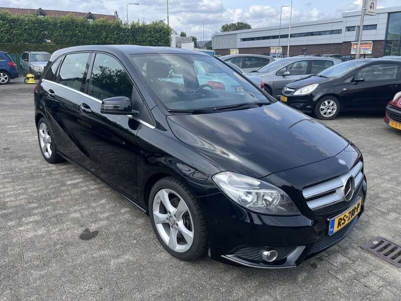 Zwart Gebruikt 2014 Mercedes B180 Ambition MPV | € 13.995 (Eerlijke prijs) - Afbeelding 1/4
