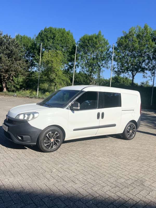 Gebruikt 2015 Fiat Doblò MPV | € 7.500 - Afbeelding 1/4