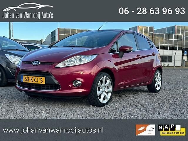 Paars, metallic lak Gebruikt 2010 Ford Fiesta Titanium Hatchback | € 2.950 (Super prijs) - Afbeelding 1/4