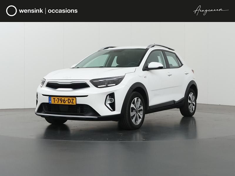 Wit Occasion 2023 Kia Stonic SUV | € 20.330 (Eerlijke prijs) - Afbeelding 1/4