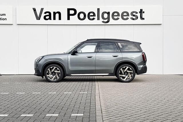 Nieuw Mini Countryman Favoured 170 PK (125 kW) 2025 Groen SUV