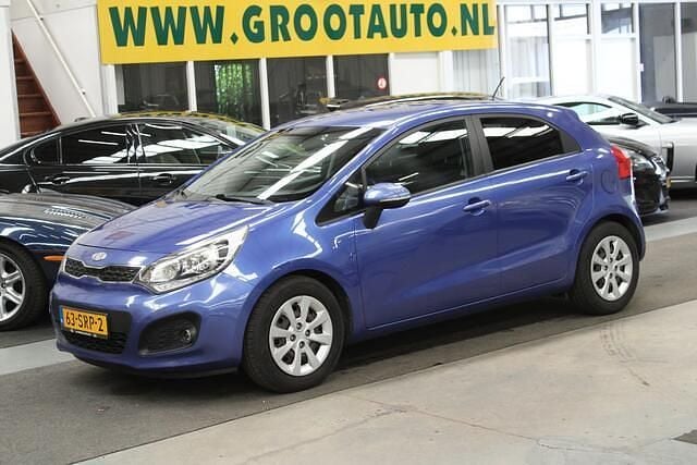 Blauw Gebruikt 2011 Kia Rio Hatchback | € 5.944 (Eerlijke prijs) - Afbeelding 1/4