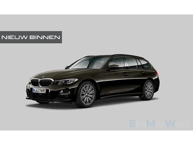 Zwart Gebruikt 2021 BMW 330 Executive Stationwagen | € 33.740 (Eerlijke prijs) - Afbeelding 1/3