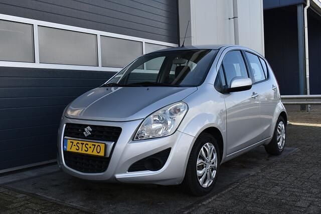 Grijs Gebruikt 2013 Suzuki Splash Comfort Hatchback | € 2.950 (Eerlijke prijs) - Afbeelding 1/4