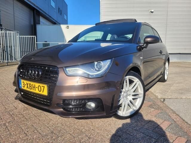 Bruin Gebruikt 2011 Audi A1 S-Line Hatchback | € 10.900 (Eerlijke prijs) - Afbeelding 1/4