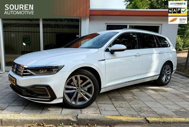 Wit Gebruikt 2020 VW Passat Business Stationwagen | € 25.950 (Eerlijke prijs) - Afbeelding 1/4