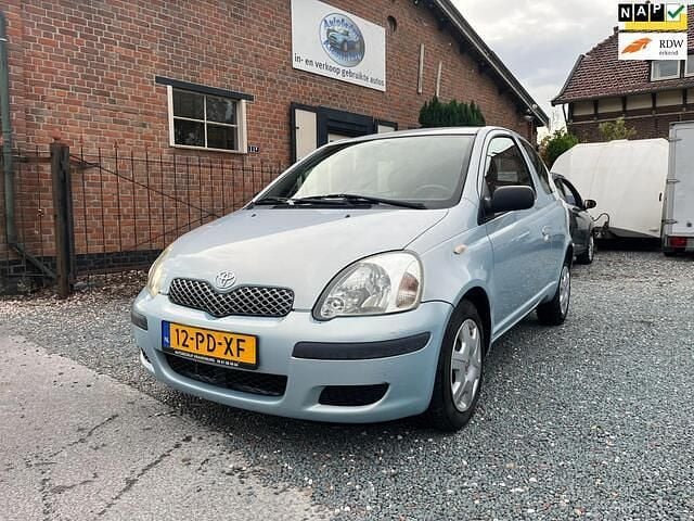 Blauw Gebruikt 2004 Toyota Yaris Hatchback | € 1.950 (Goede deal) - Afbeelding 1/4