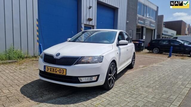 Wit Gebruikt 2014 Skoda Rapid Elegance Hatchback | € 4.950 (Eerlijke prijs) - Afbeelding 1/4