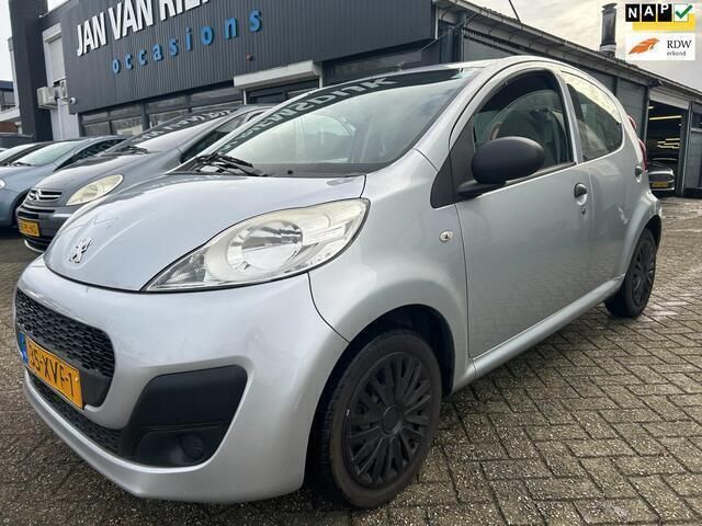 Grijs Gebruikt 2012 Peugeot 107 Hatchback | € 2.799 (Eerlijke prijs) - Afbeelding 1/4