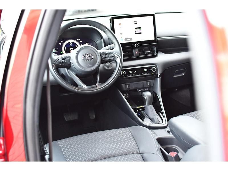 Occasion Toyota Yaris Executive 131 PK (96 kW) 2024 Rood Hatchback