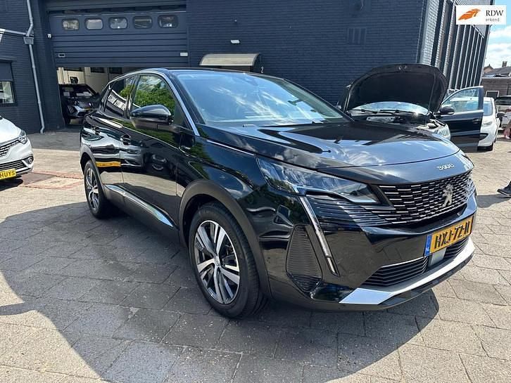 Gebruikt 2022 Peugeot e-3008 SUV | € 22.500 (Goede deal) - Afbeelding 1/4