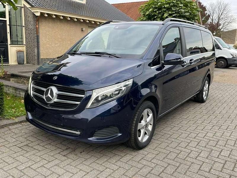 Blauw Gebruikt 2018 Mercedes V250 MPV | € 16.800 - Afbeelding 1/4