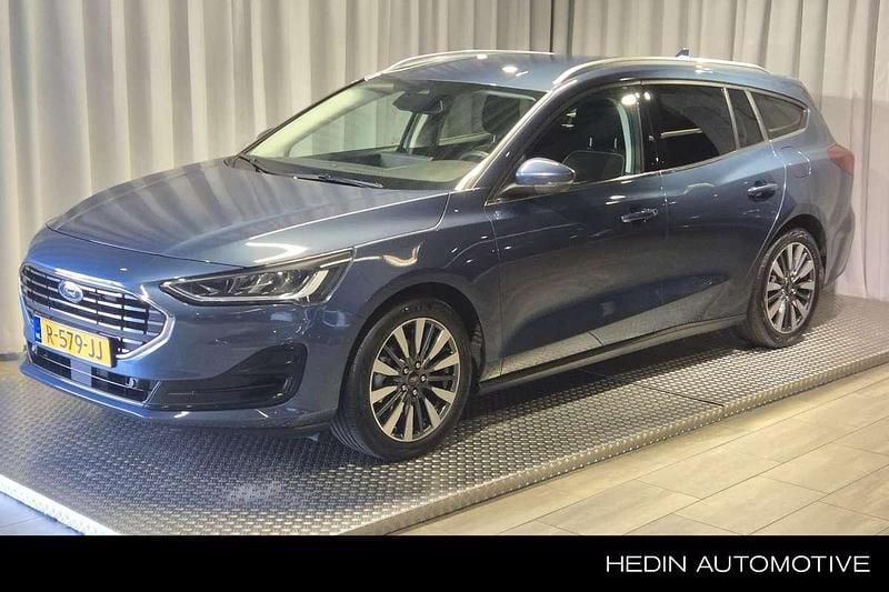 Blauw Gebruikt 2022 Ford Focus Titanium X Stationwagen | € 20.945 (Eerlijke prijs) - Afbeelding 1/3