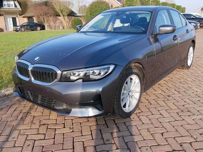 Occasion BMW 330e 2020 Grijs (metallic) Sedan