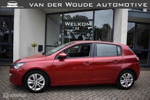 Rood Gebruikt 2014 Peugeot 308 Access Hatchback | € 3.250 (Eerlijke prijs) - Afbeelding 1/4