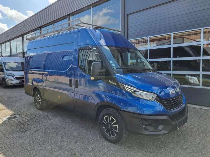 Blauw Gebruikt 2020 Iveco Daily Van | € 21.950 (Duur) - Afbeelding 1/4