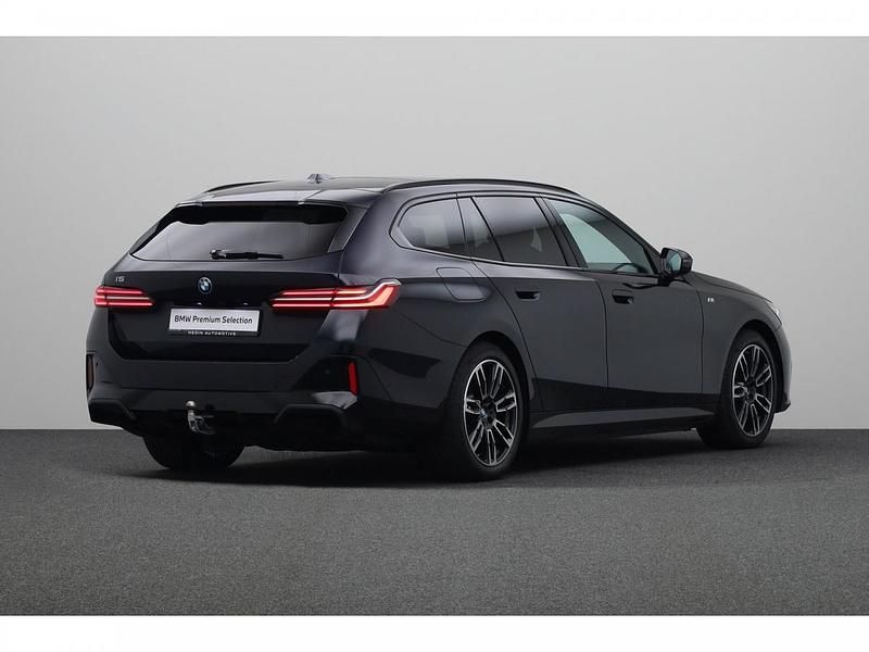 M carbonschwarz metallic (donker zwart metallic) Gebruikt 2024 BMW i5 Shadowline Sedan | € 62.880 (Duur) - Afbeelding 1/1