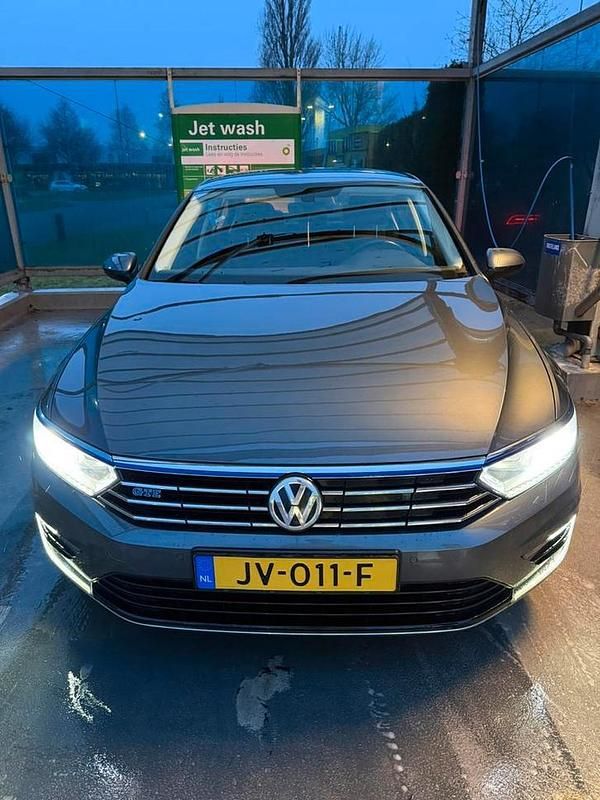 Occasion 2016 VW Passat Highline Sedan | € 15.500 (Eerlijke prijs) - Afbeelding 1/4