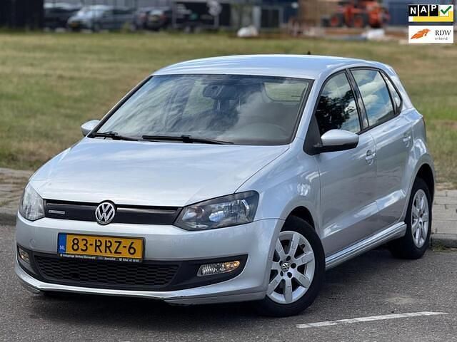 Grijs Gebruikt 2011 VW Polo Comfortline Hatchback | € 2.450 (Goede deal) - Afbeelding 1/4