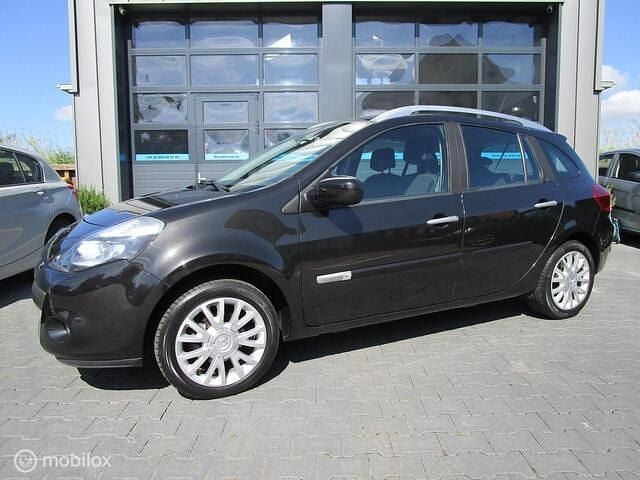 Zwart Occasion 2010 Renault Clio GrandTour Dynamique Stationwagen | € 3.950 (Eerlijke prijs) - Afbeelding 1/4