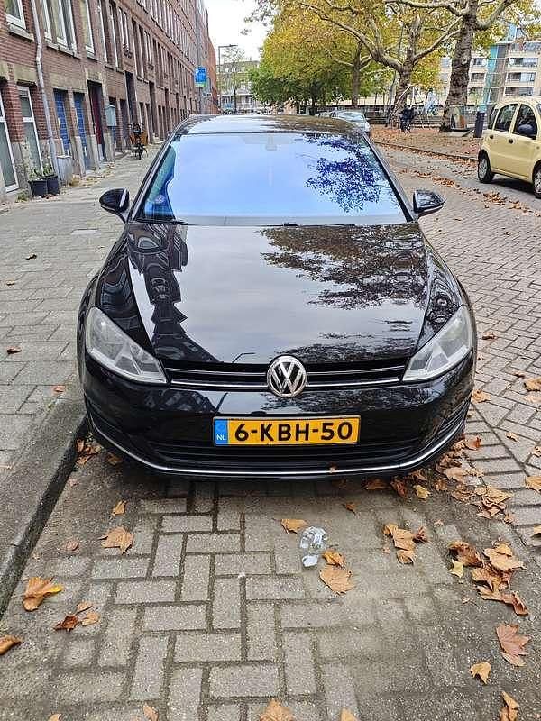 Zwart Gebruikt 2013 VW Golf VII Highline Sedan | € 9.500 (Eerlijke prijs) - Afbeelding 1/4