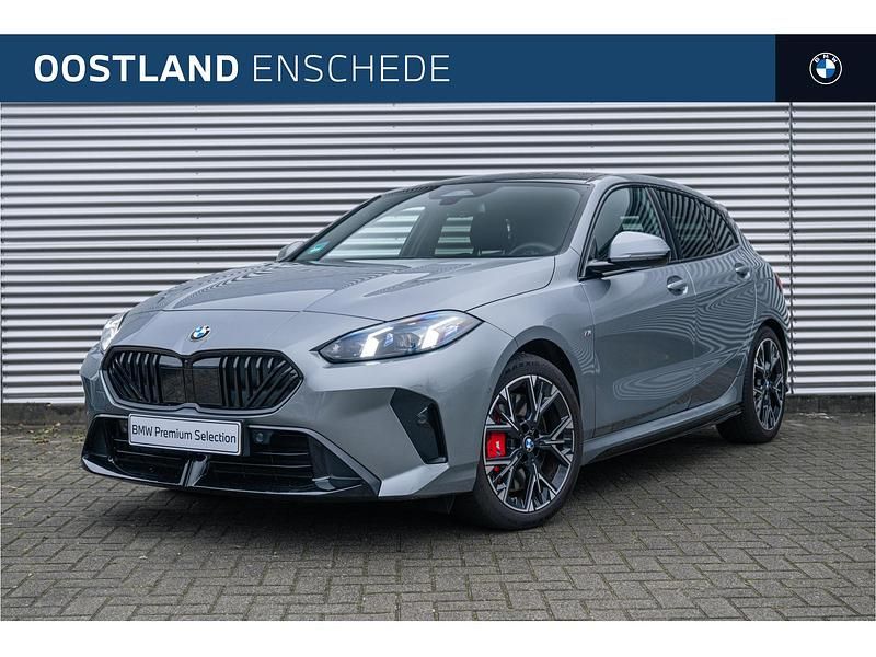 Grijs Gebruikt 2025 BMW 120 M Sport Hatchback | € 39.750 (Duur) - Afbeelding 1/4