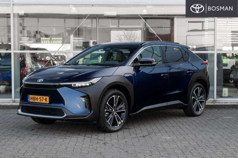 Blauw, metallic lak Gebruikt 2025 Toyota bZ4X Premium SUV | € 50.950 (Eerlijke prijs) - Afbeelding 1/4
