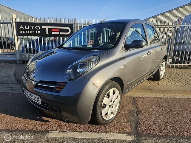 Grijs Gebruikt 2003 Nissan Micra Acenta Hatchback | € 1.495 - Afbeelding 1/4