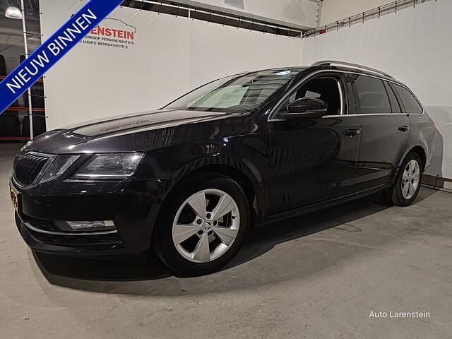 Zwart Gebruikt 2017 Skoda Octavia Business Line Stationwagen | € 8.850 (Eerlijke prijs) - Afbeelding 1/4