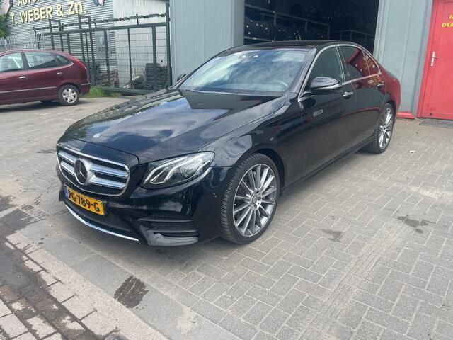 Zwart Gebruikt 2017 Mercedes E350 Premium Plus Sedan | € 31.999 (Eerlijke prijs) - Afbeelding 1/4