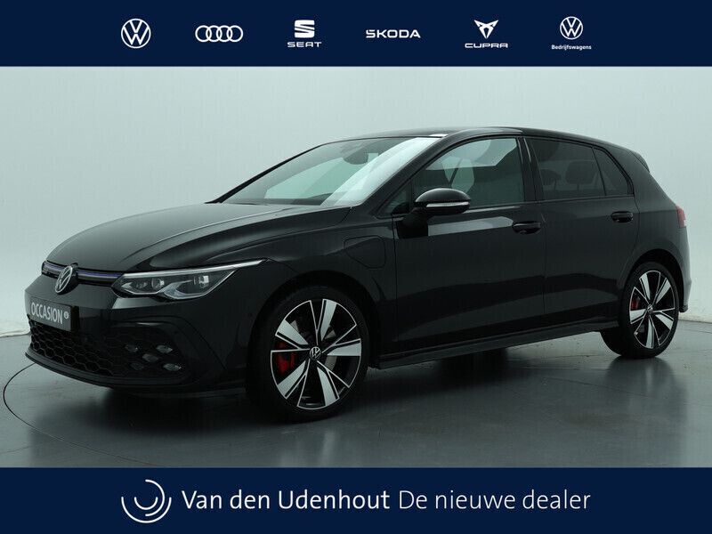Zwart Gebruikt 2023 VW Golf VIII GTE Hatchback | € 39.990 - Afbeelding 1/3