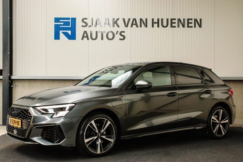 Mythos black Gebruikt 2020 Audi A3 Sportback e-tron S-Line Sedan | € 32.950 (Duur) - Afbeelding 1/4