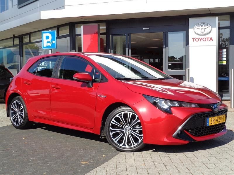 Rood Gebruikt 2019 Toyota Corolla Edition Hatchback | € 21.450 (Goede deal) - Afbeelding 1/4
