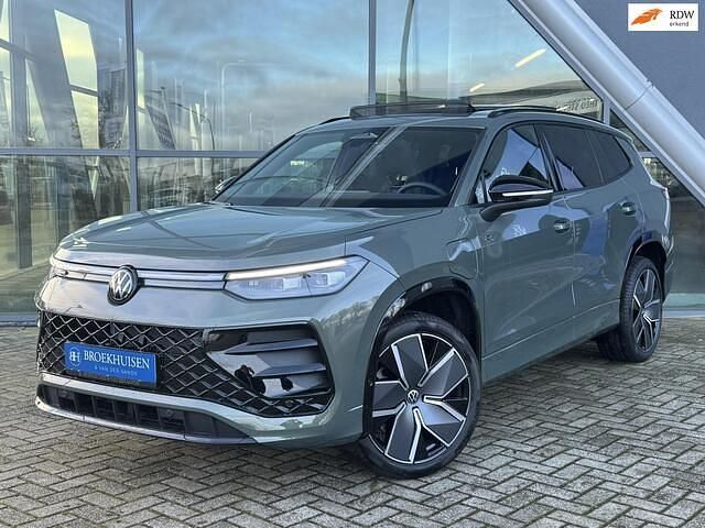 Groen Nieuw 2025 VW Tayron R-line Edition SUV | € 54.950 (Super prijs) - Afbeelding 1/4