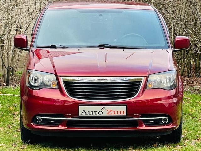 Rood Gebruikt 2016 Chrysler Grand Voyager Limited MPV | € 25.950 (Iets duurder) - Afbeelding 1/4